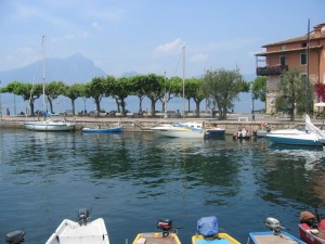 Hafen von Torri del Benaco am Gardasee