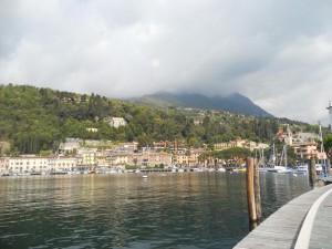 Toscolano Hafen Bergblick