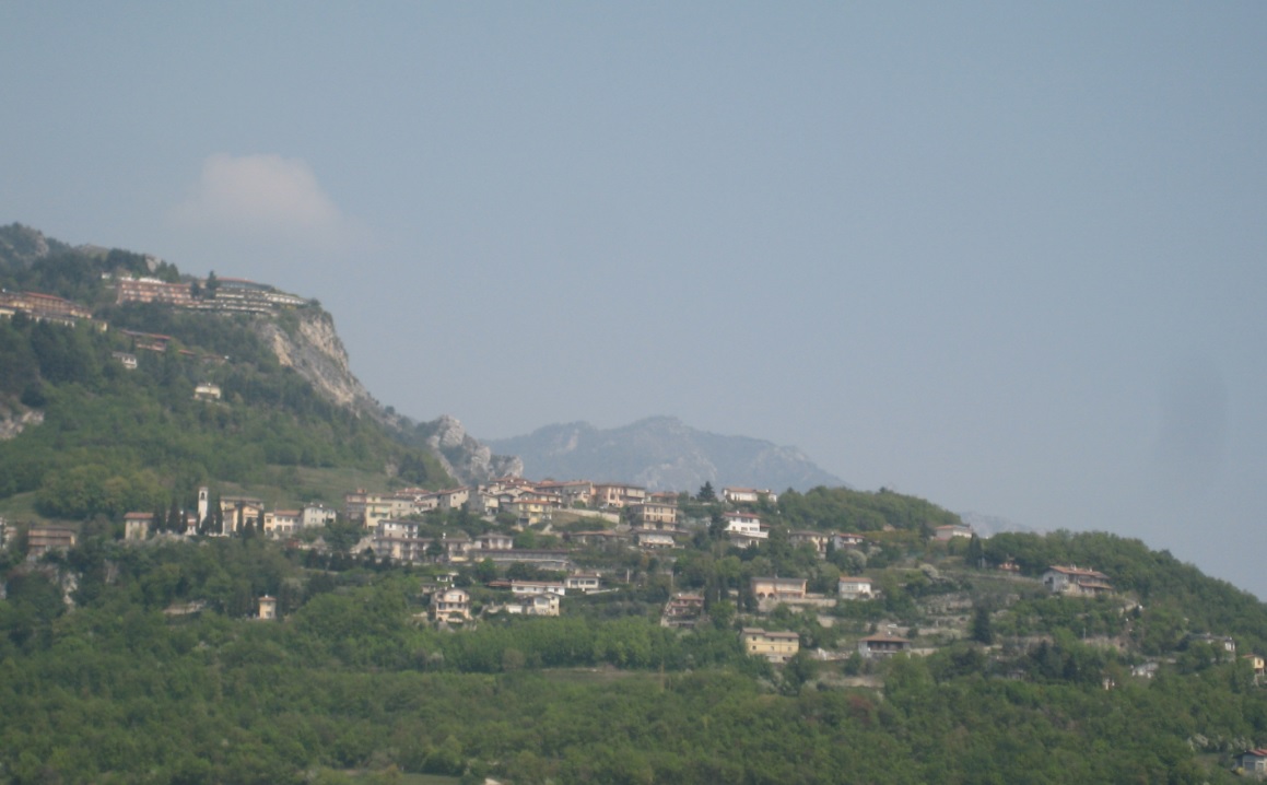 Cocktails in Tremosine mit Seeblick